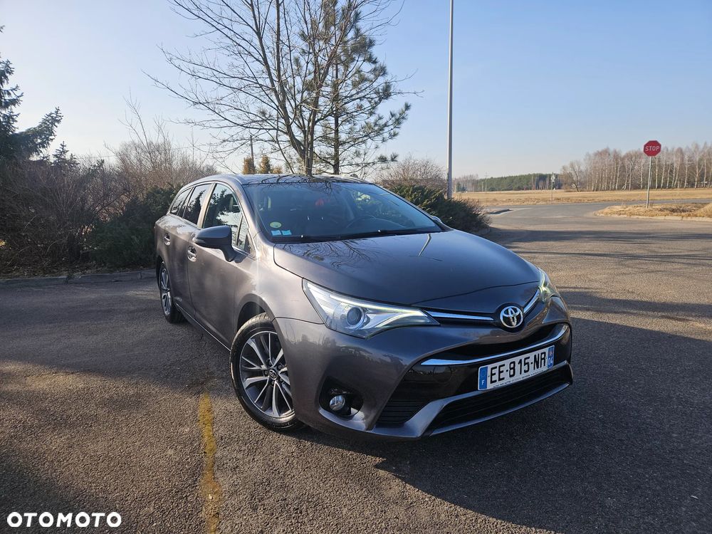 Toyota Avensis 2.0 D-4D Premium - 10