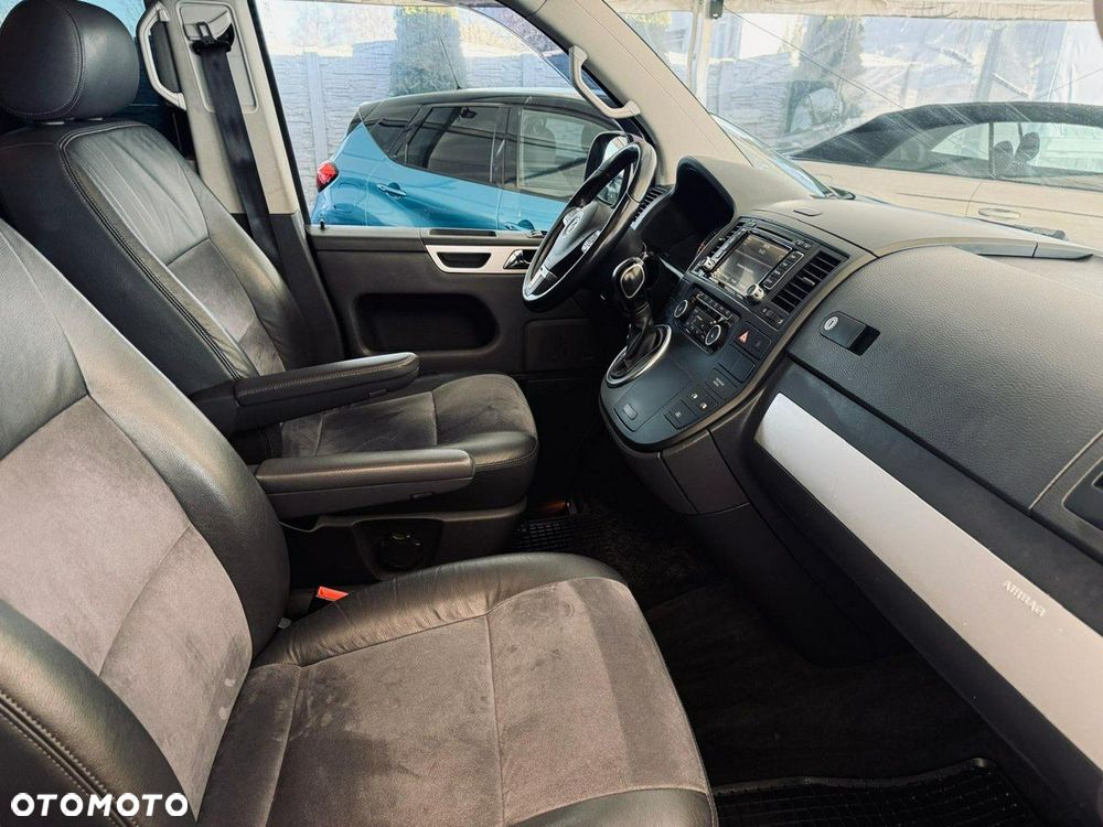 Volkswagen Multivan - 32