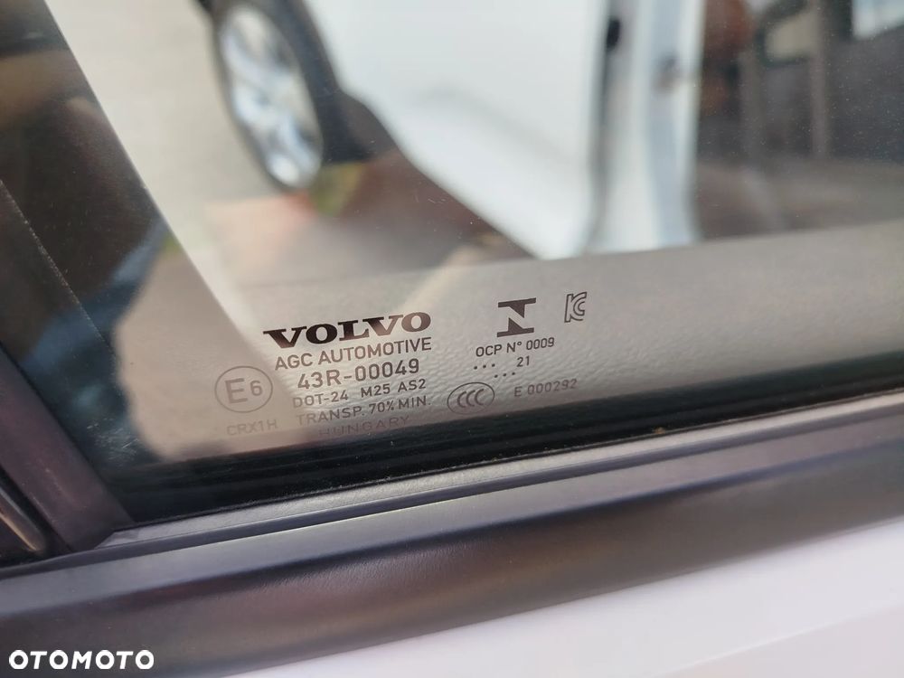 Volvo XC 40 T2 Plus Dark - 19