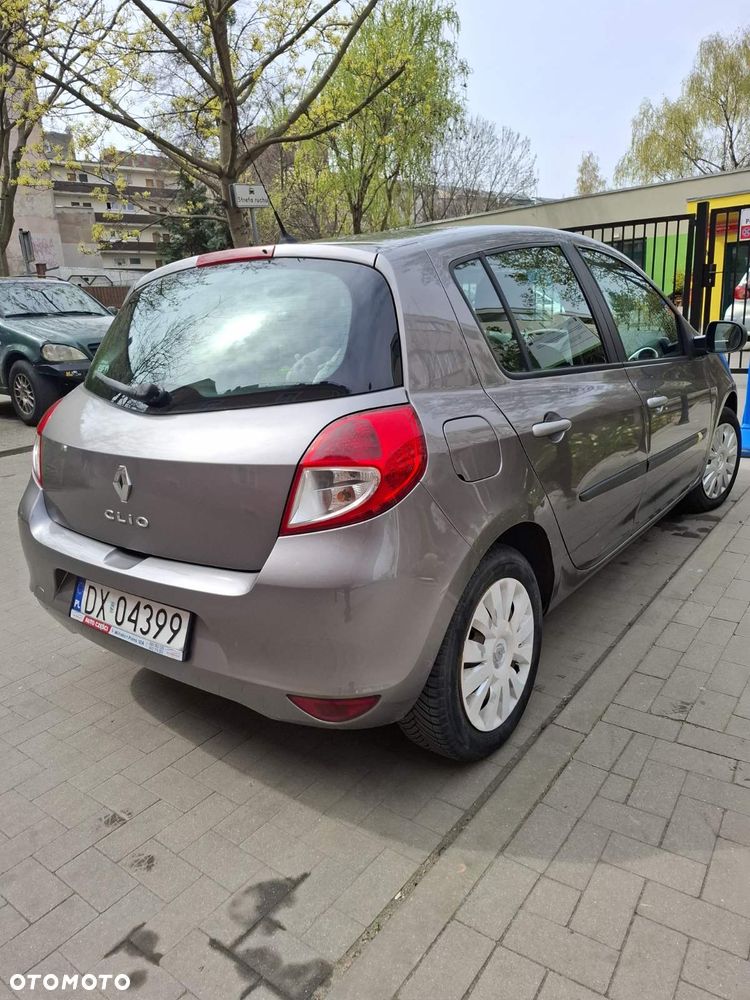 Renault Clio 1.5 dCi Authentique - 5