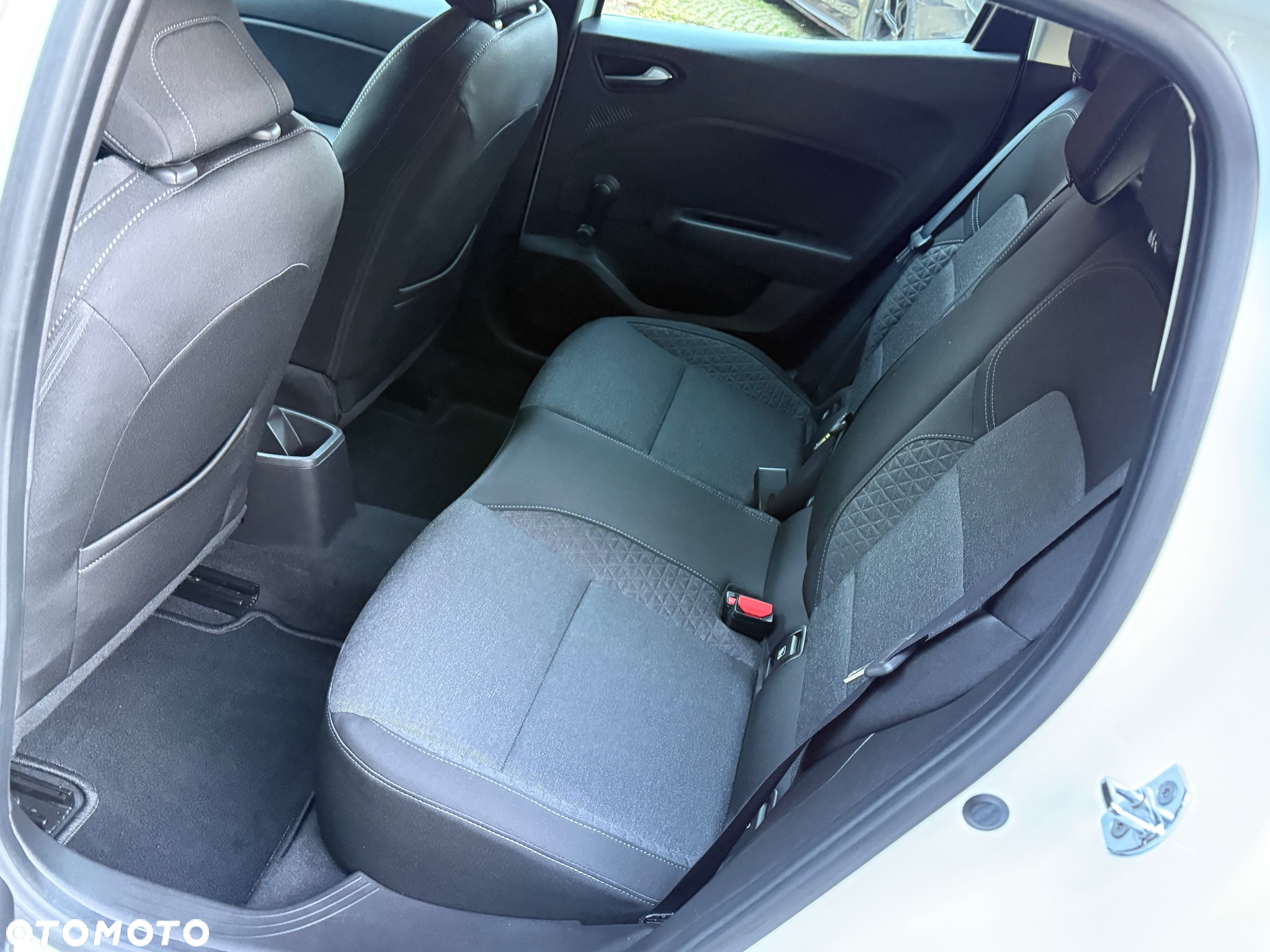 Renault Clio 1.0 TCe Intens - 24