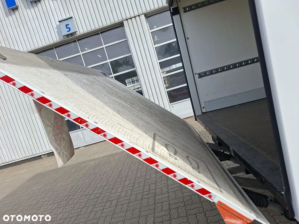 Iveco 72C18A8 Kontener Winda 15EP dmc 7200 70C18 Automat Firanka Plandeka Kabina Sypialna - 16
