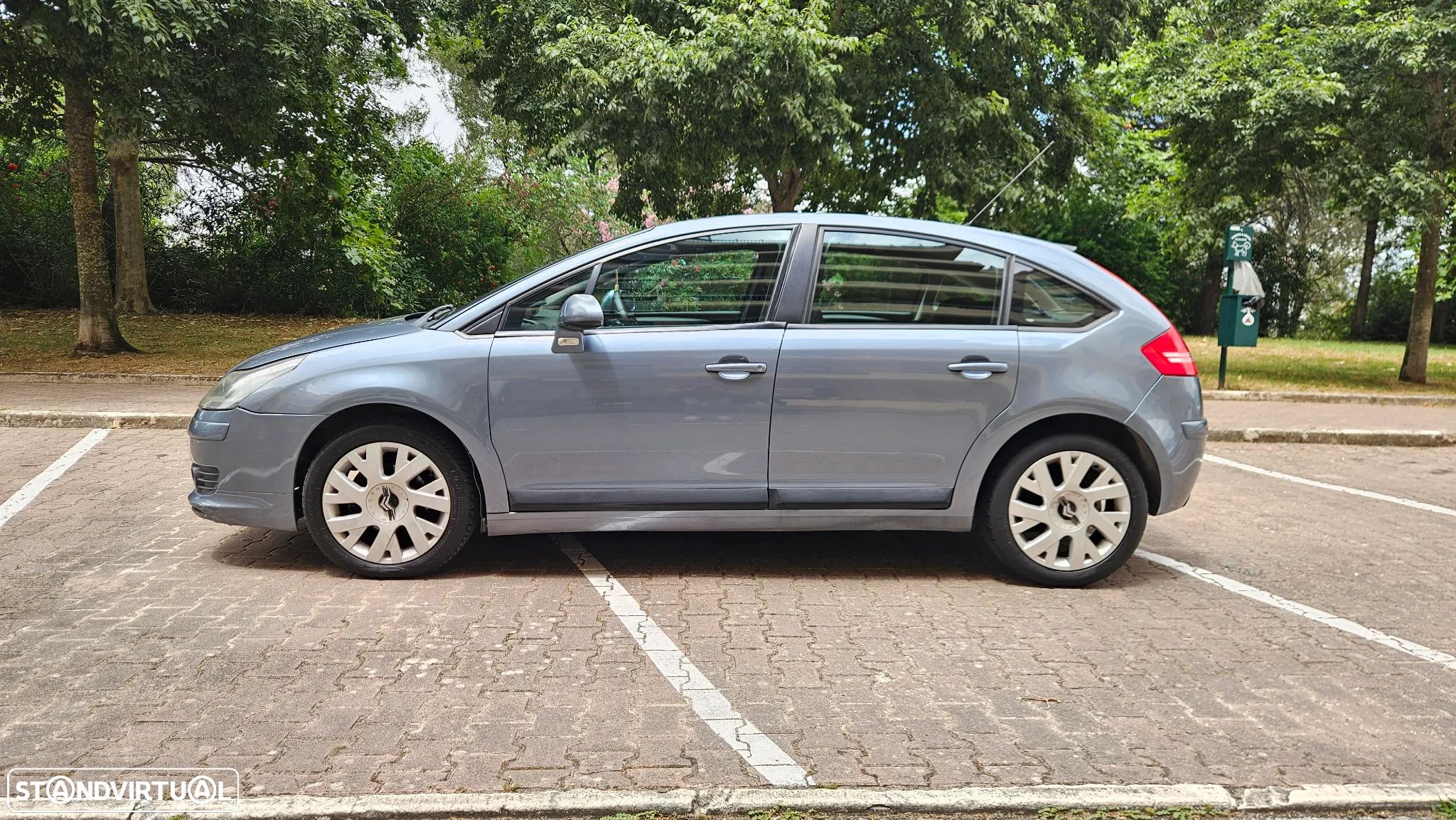 Citroën C4 1.6 HDi 110 Exclusive - 1