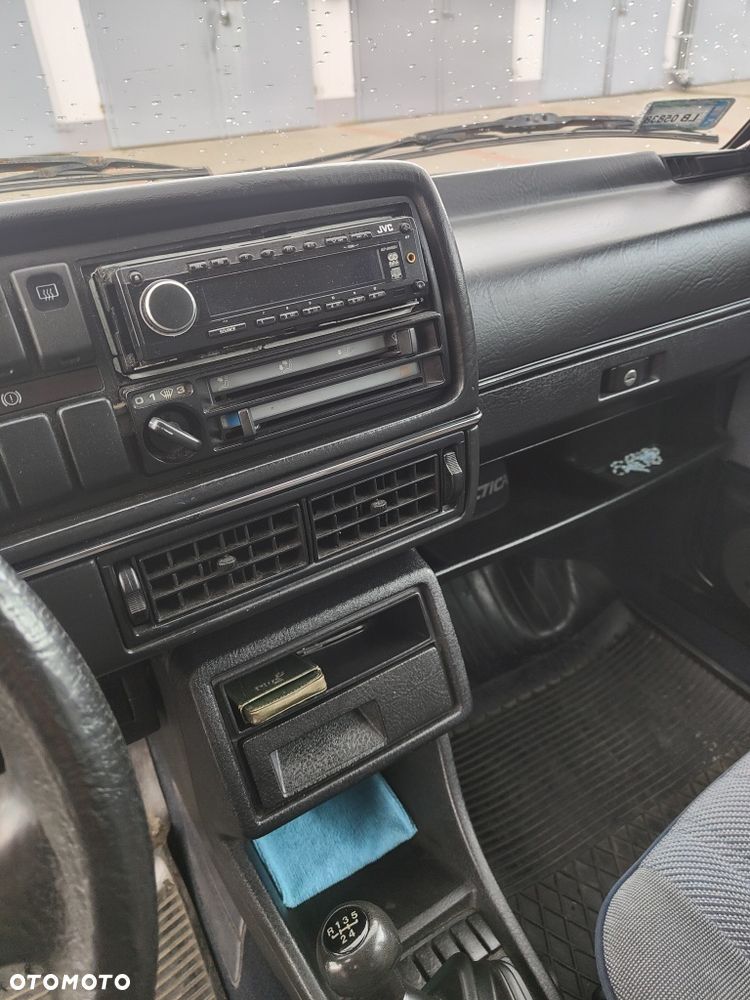 Volkswagen Golf - 2