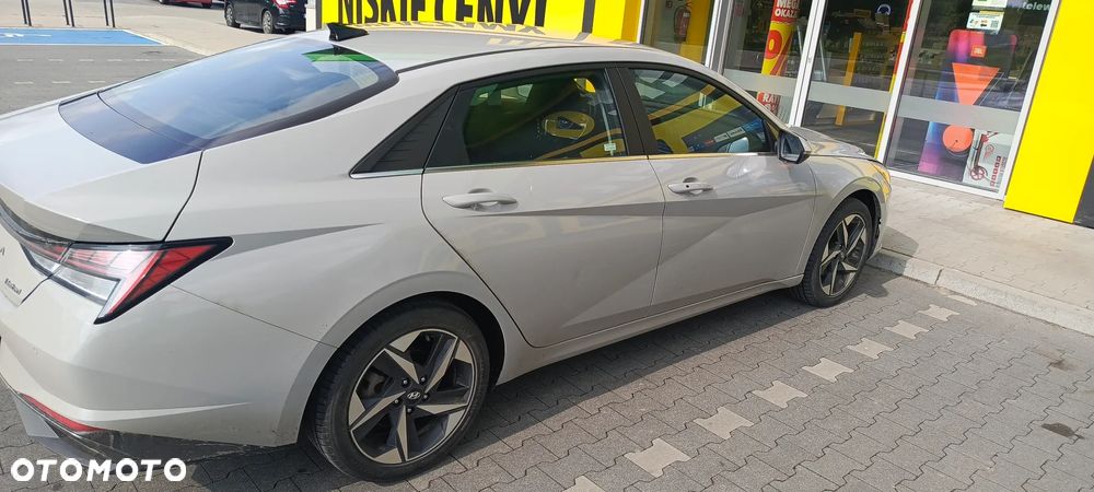 Hyundai Elantra 1.6 Executive - 6