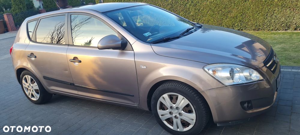 Kia Ceed 1.6 Crdi Comfort - 2