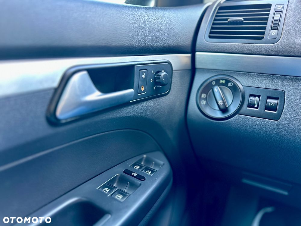 Volkswagen Touran 1.4 TSI DSG Highline - 13