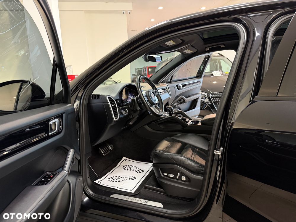 Porsche Cayenne S Tiptronic S - 25