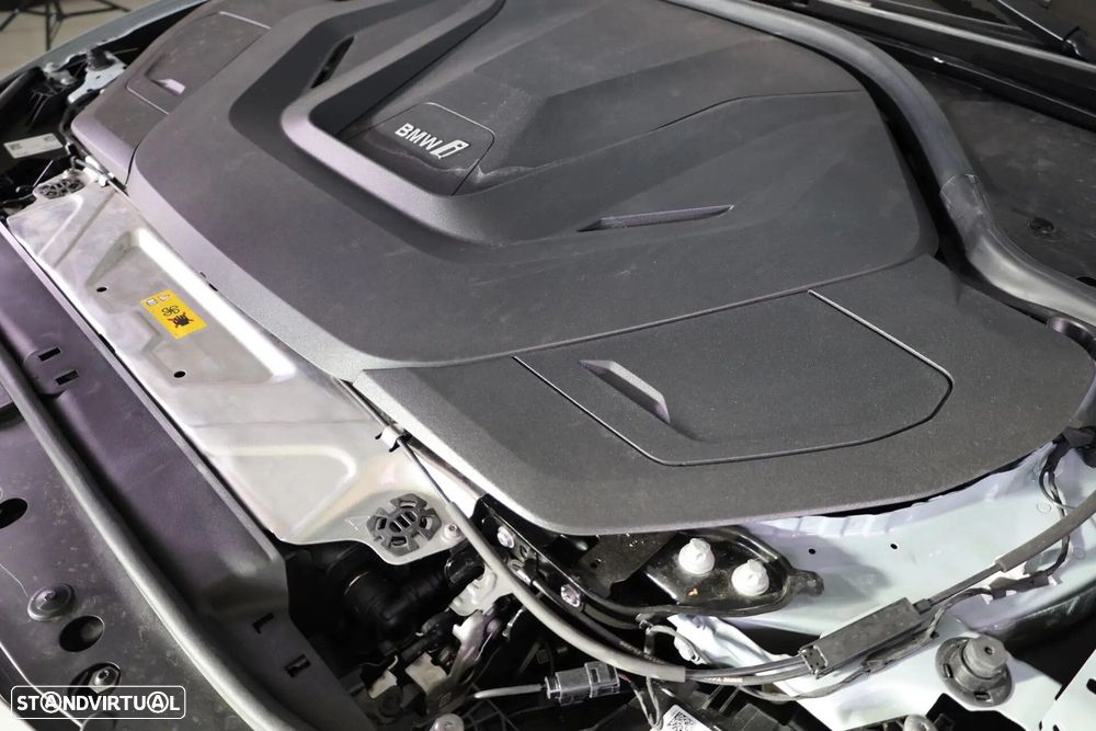 BMW i4 eDrive40 Edição Desportiva M - 10