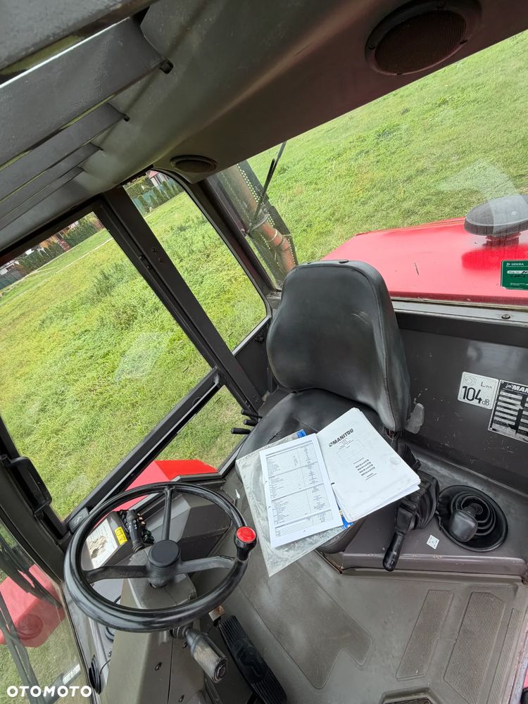 Manitou M30-4  Wózek Widłowy 4X4 TERENOWY na dużych kołach. 2000 mtg.  2017 rok. Maszyna Jak Nowa! Maszt zadbany bez luzu. z Norweskiego Gospodarstwa. Silnik PERKINS TURBO 90km. DEKRA Aktualna 2026 rok! 3 tony Udzwig! Posuw wideł Hydrauliczny! Jazda REWERS+4 biegi. Ani deka luzów czy wycieków! Zadbana Maszyna! Okazja. Podzespoły jak Nowe tłoczyska suche! 5,5 wys. podnoszenia. Rozbudowane oświetlenie. Wersja Norweska. Ogrzewana wentylowana Kabina. - 12