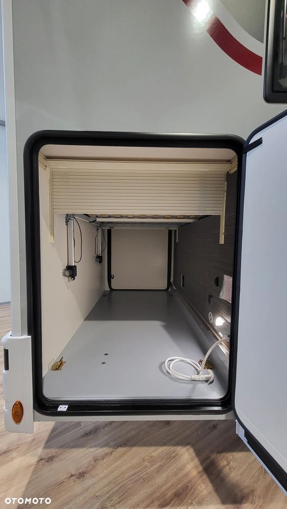 McLOUIS Nevis 879 - 5 osobowy - 38