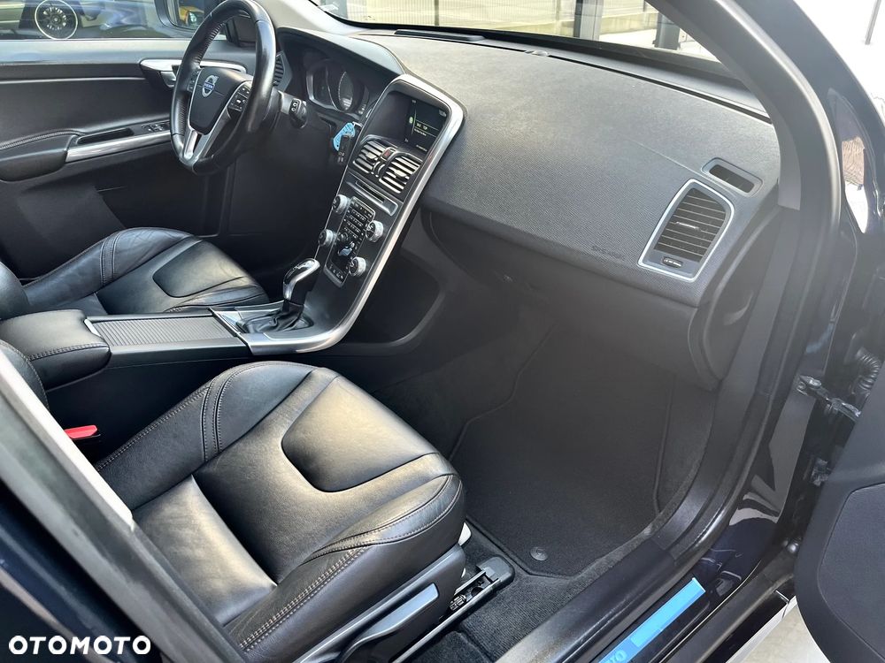 Volvo XC 60 D3 Geartronic Summum - 33