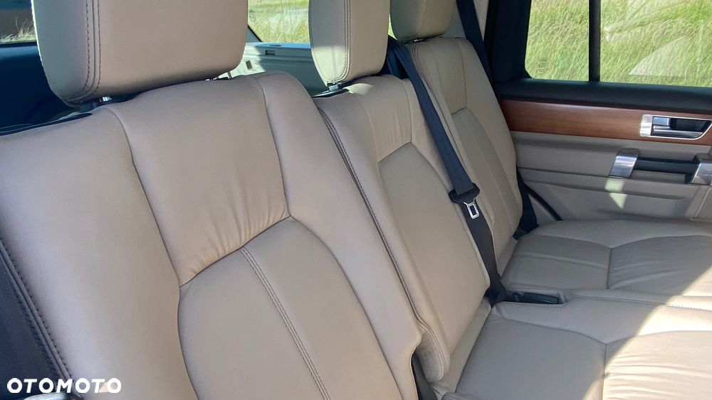 Land Rover Discovery 3.0D V6 HSE - 25