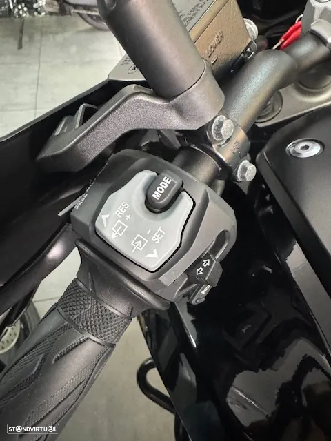 Suzuki DL 1050 XT - rodas de raios - 17
