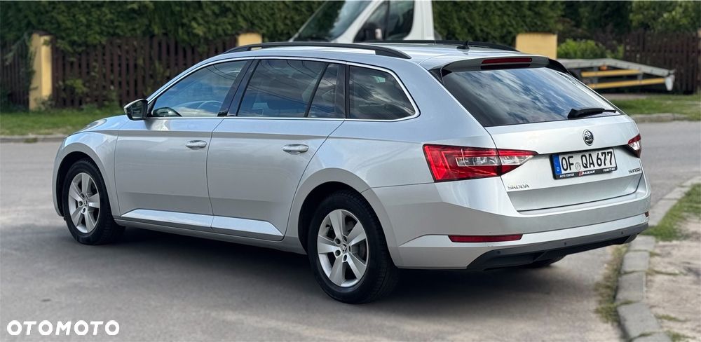 Skoda Superb 2.0 TDI DSG Sportline - 7