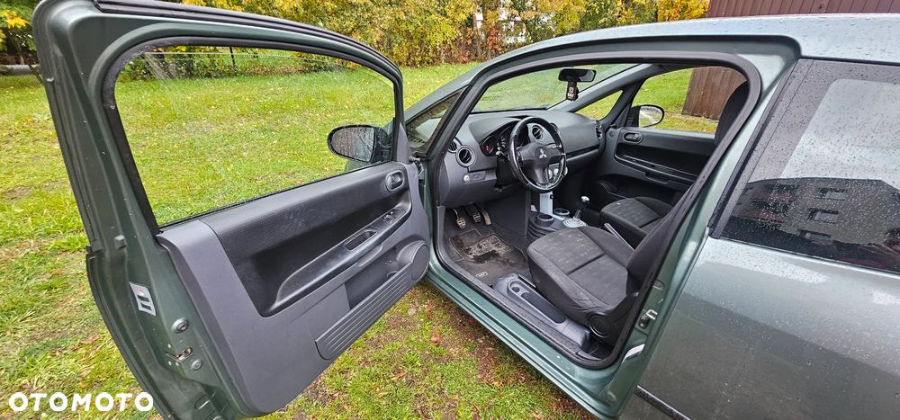 Mitsubishi Colt 1.3 Inform - 14