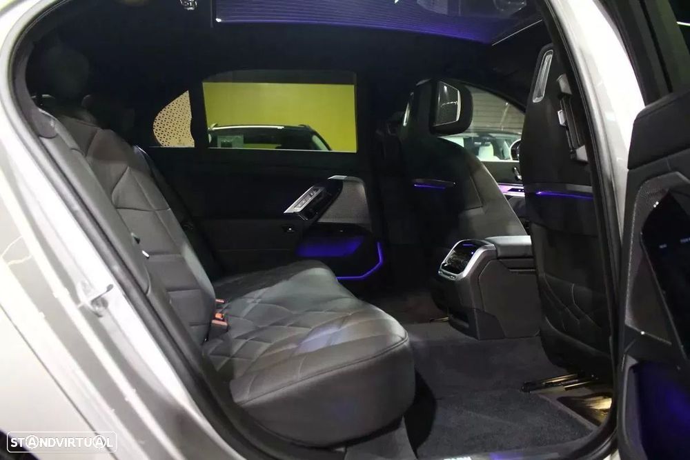 BMW i7 eDrive50 - 23