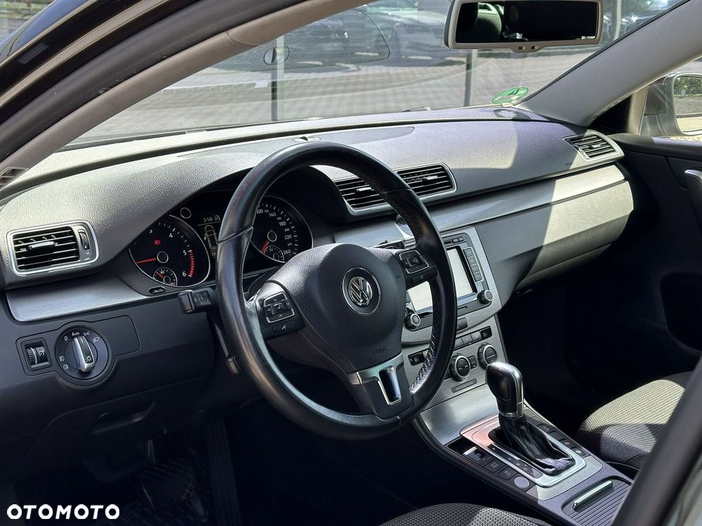 Volkswagen Passat Variant 2.0 Blue TDI DSG SCR Highline - 12