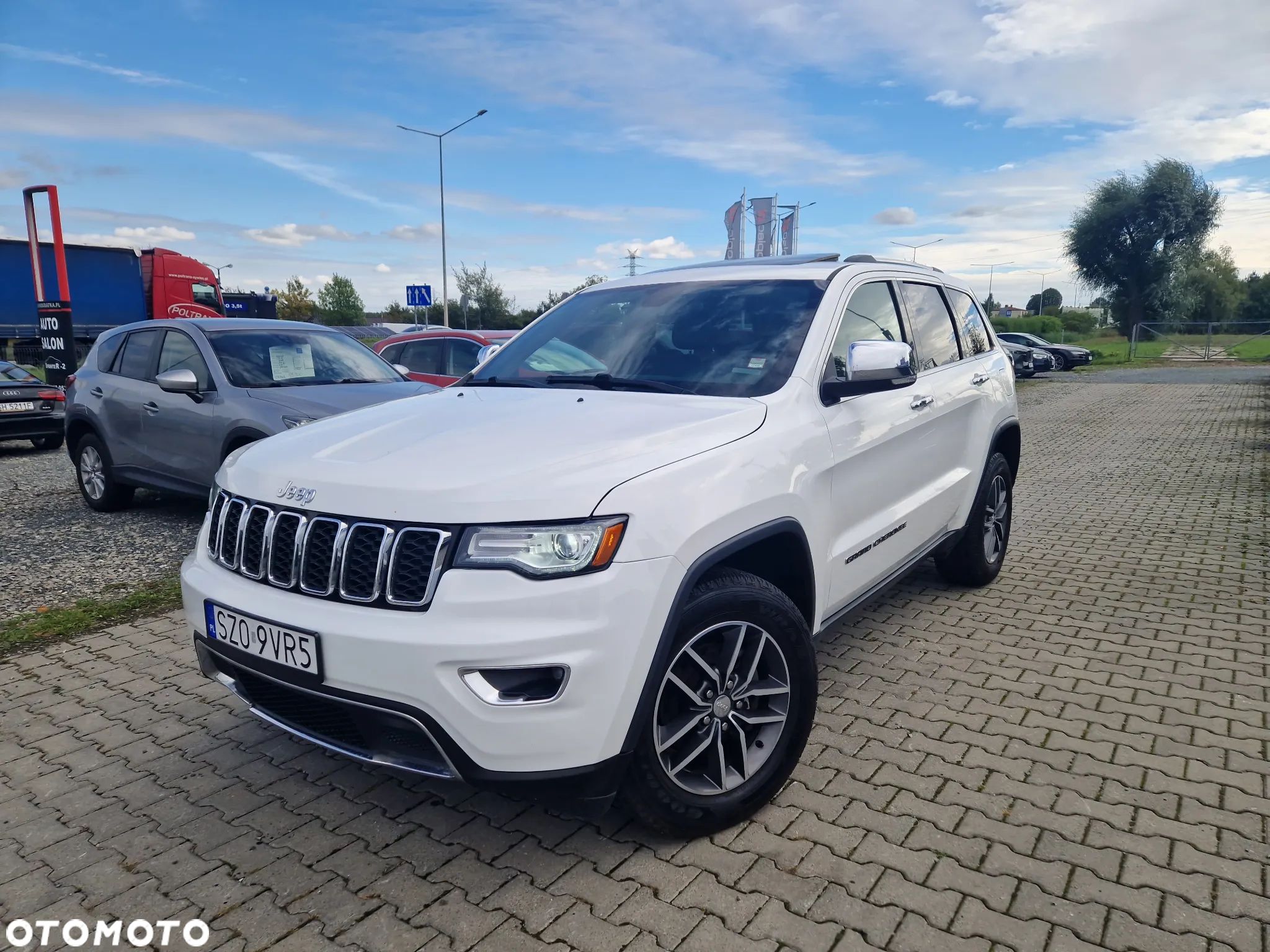 Jeep Grand Cherokee - 1
