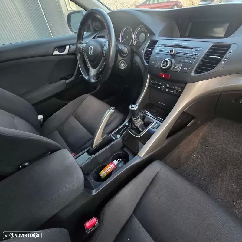 Honda Accord 2.2 i-DTEC Executive Advance E.Limitada - 17