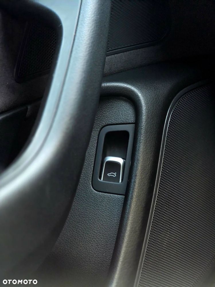 Audi A6 Avant 2.0 TDI Ultra DPF S tronic - 22