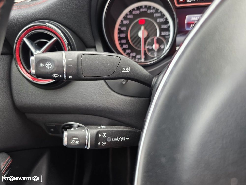 Mercedes-Benz CLA 45 AMG 4Matic 7G-DCT - 34