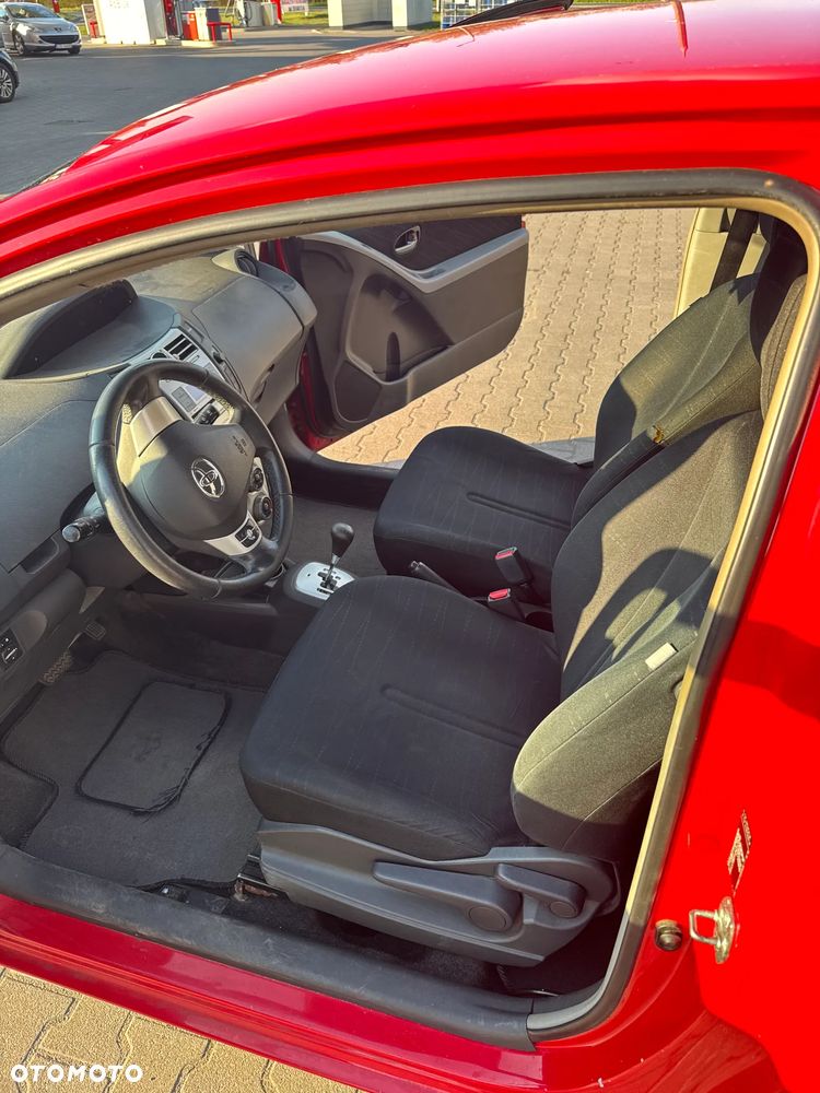 Toyota Yaris 1.3 Sol MM - 2