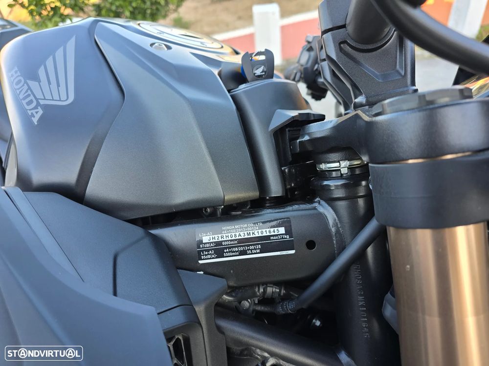 Honda CB R - 23