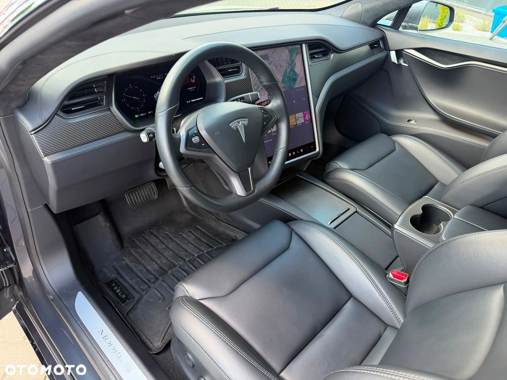 Tesla Model S - 11