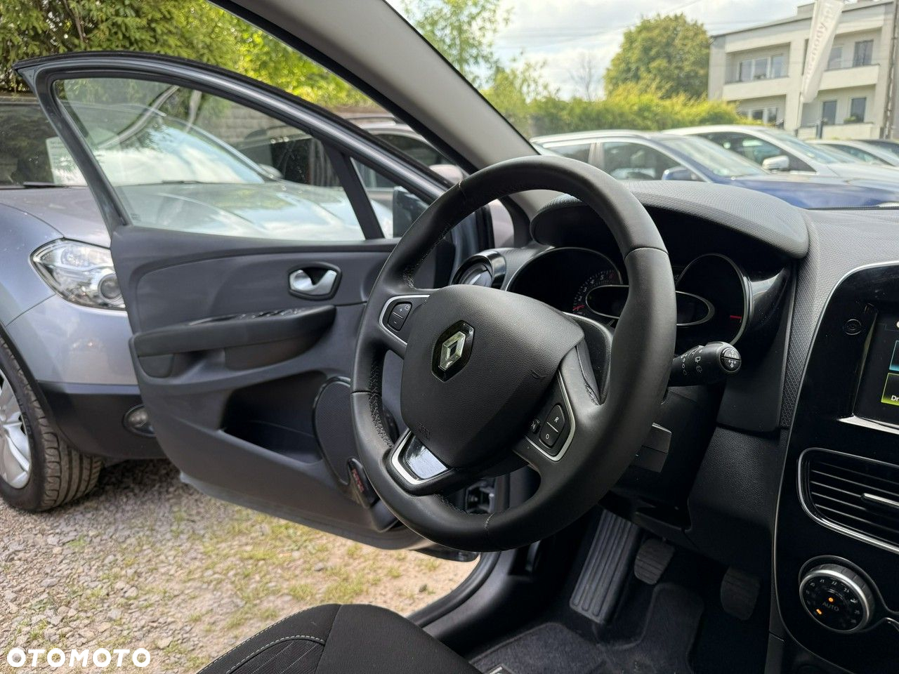 Renault Clio - 25