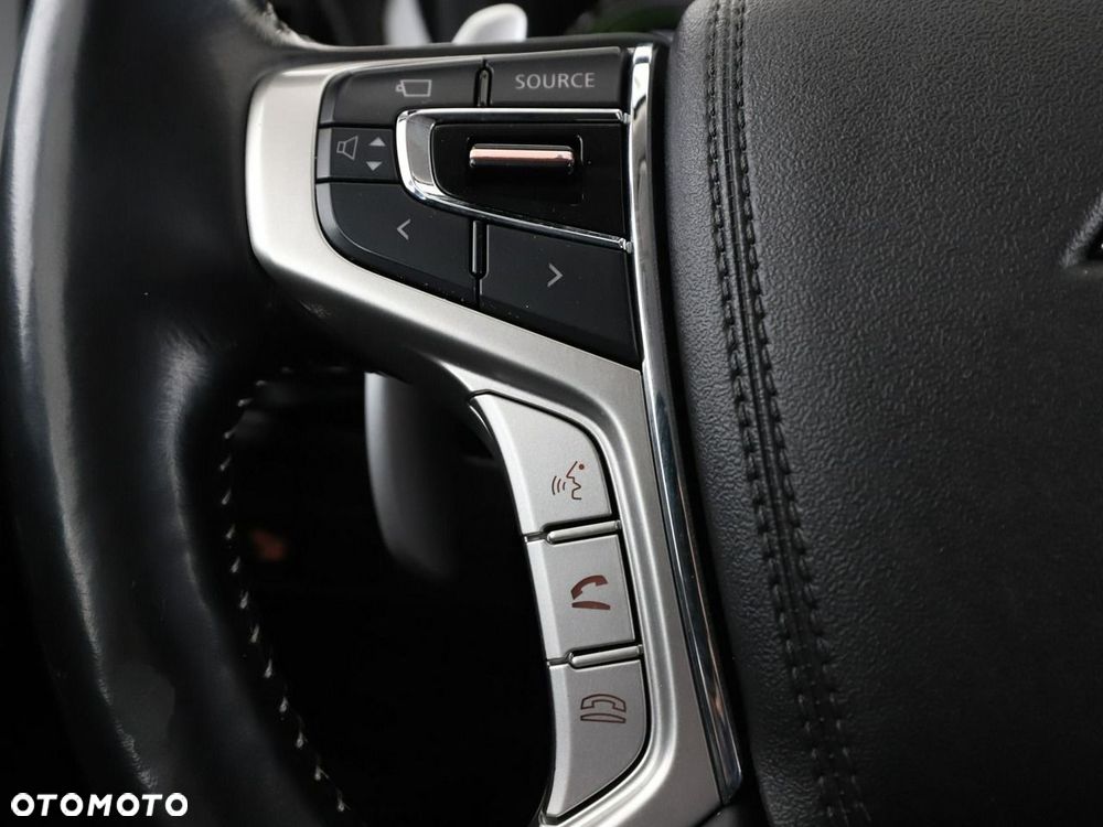 Mitsubishi Outlander - 32