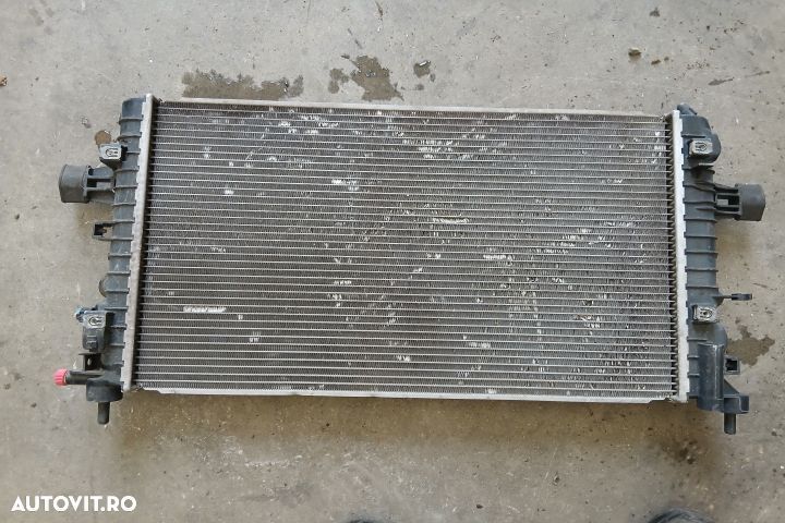 Radiator apa racire motor 1.6 B Opel Astra H [2004 - 2007] Hatchback - 1
