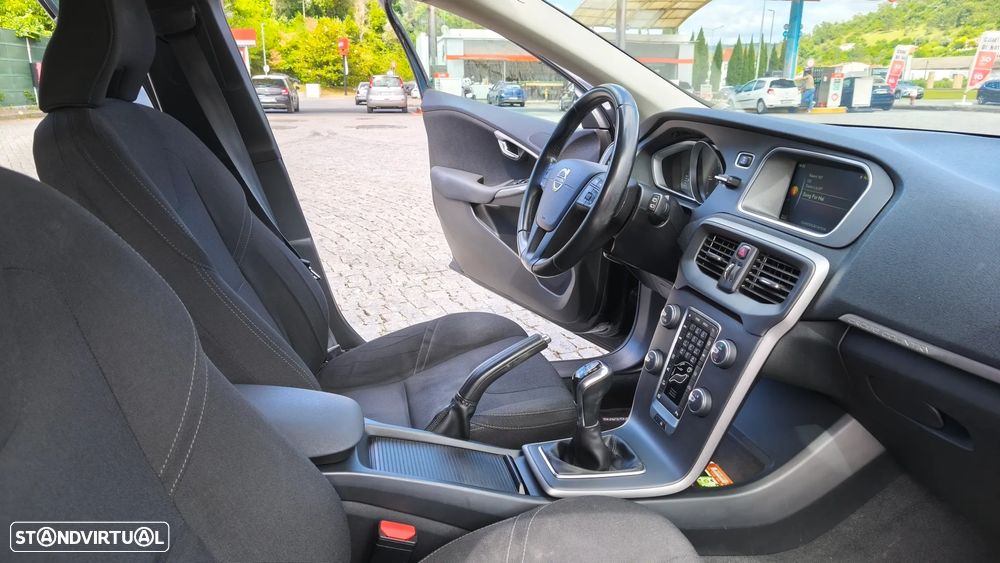 Volvo V40 Cross Country 1.6 D2 Kinetic - 17