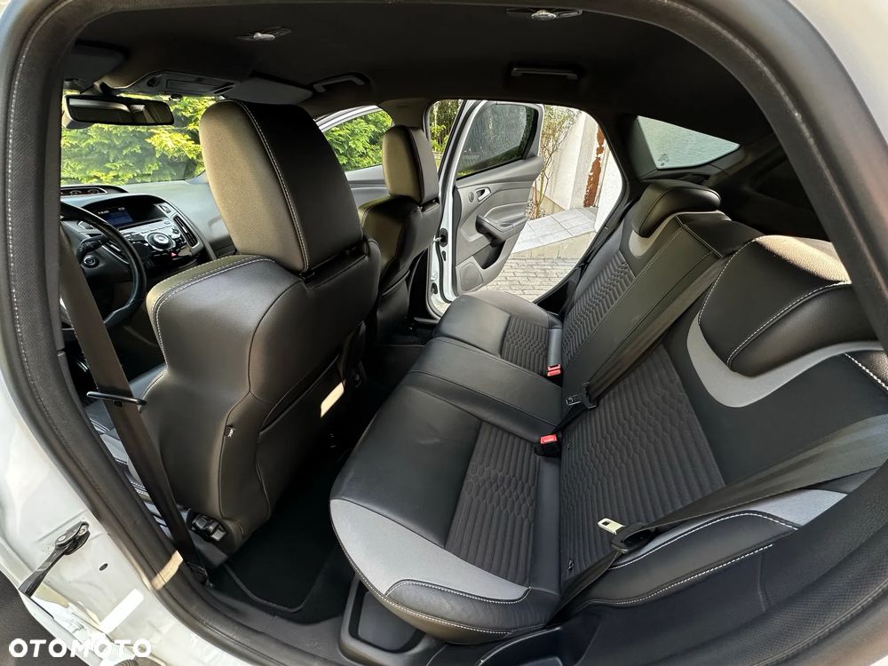 Ford Focus 2.0 EcoBoost ST - 10