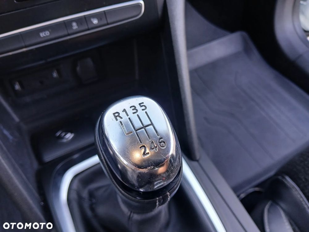 Renault Megane 1.5 Blue dCi Intens - 28
