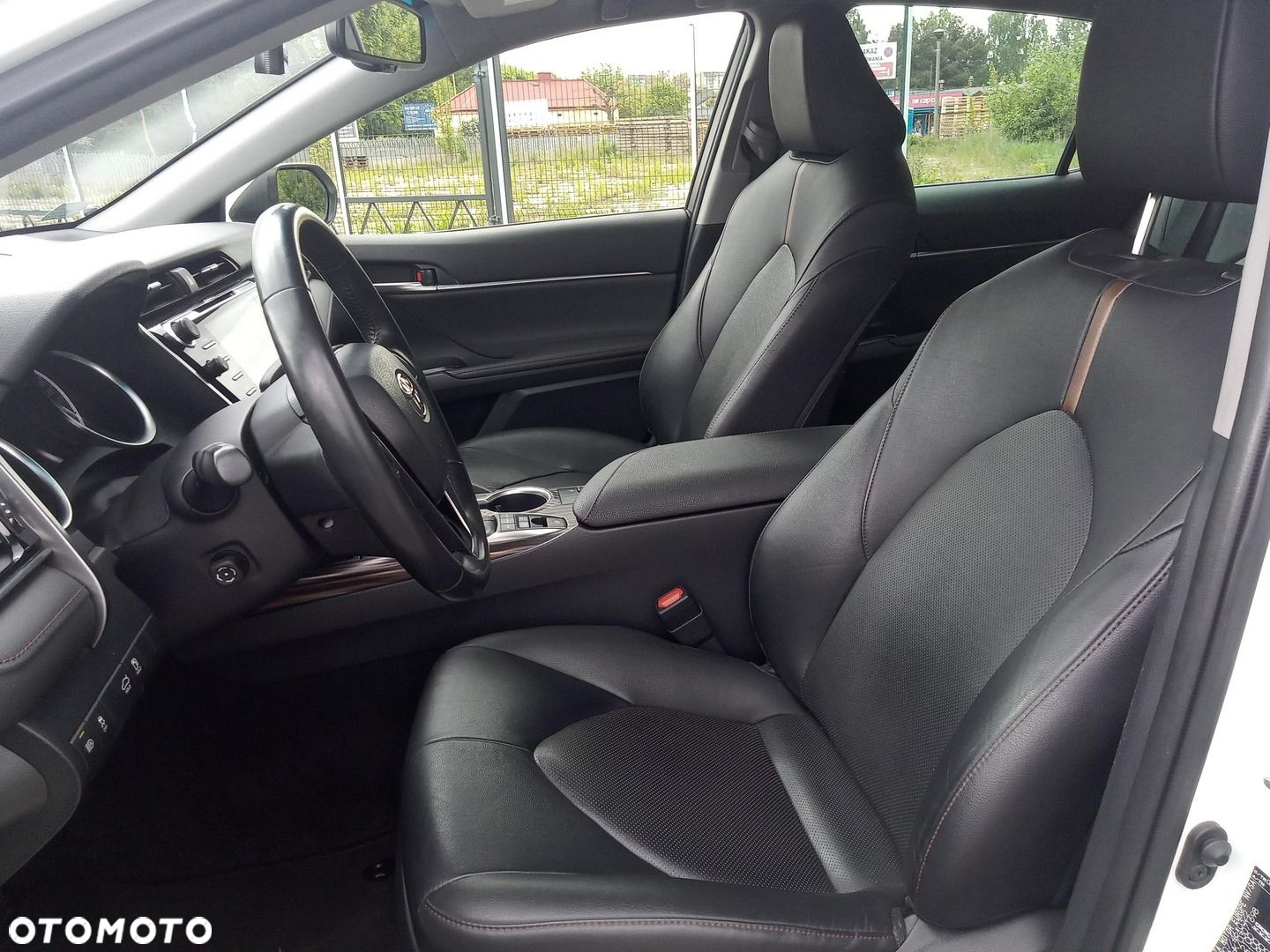 Toyota Camry - 14