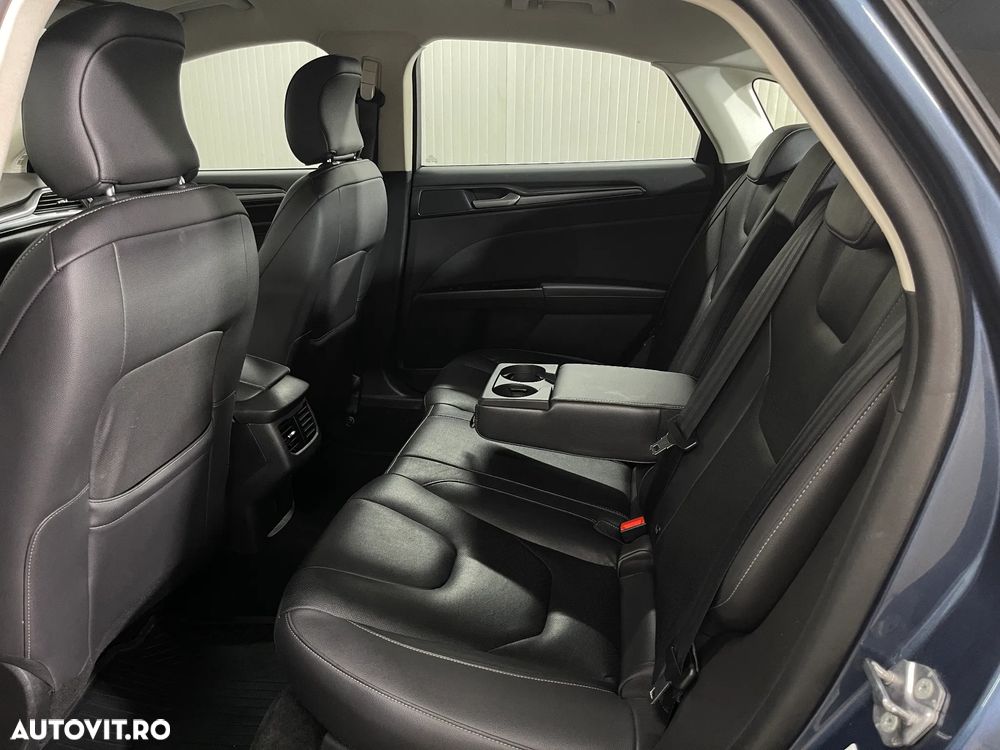 Ford Mondeo 2.0 HEV Titanium - 12
