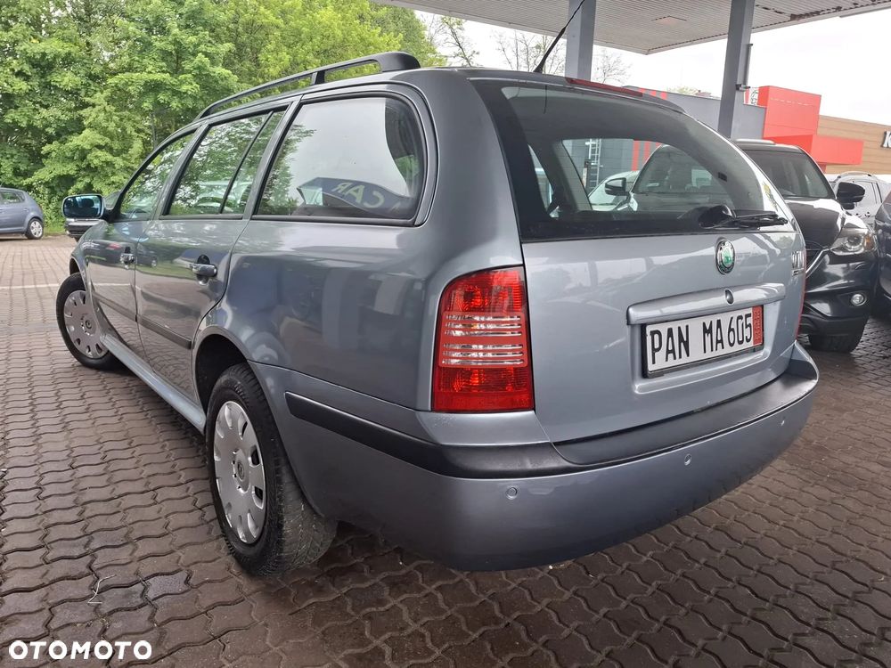 Skoda Octavia 1.6 Tour Plus - 23
