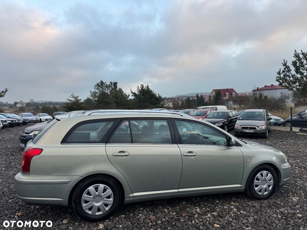 Toyota Avensis 1.8 VVT-i Sol - 4