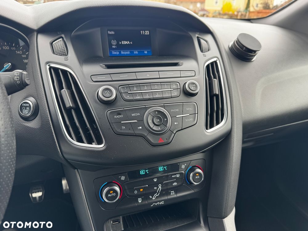 Ford Focus 1.0 EcoBoost Start-Stopp-System ST-LINE - 26