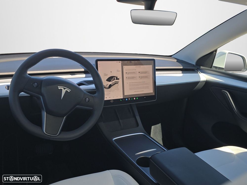 Tesla Model Y Premium Long Range Dual Motor AWD - 14