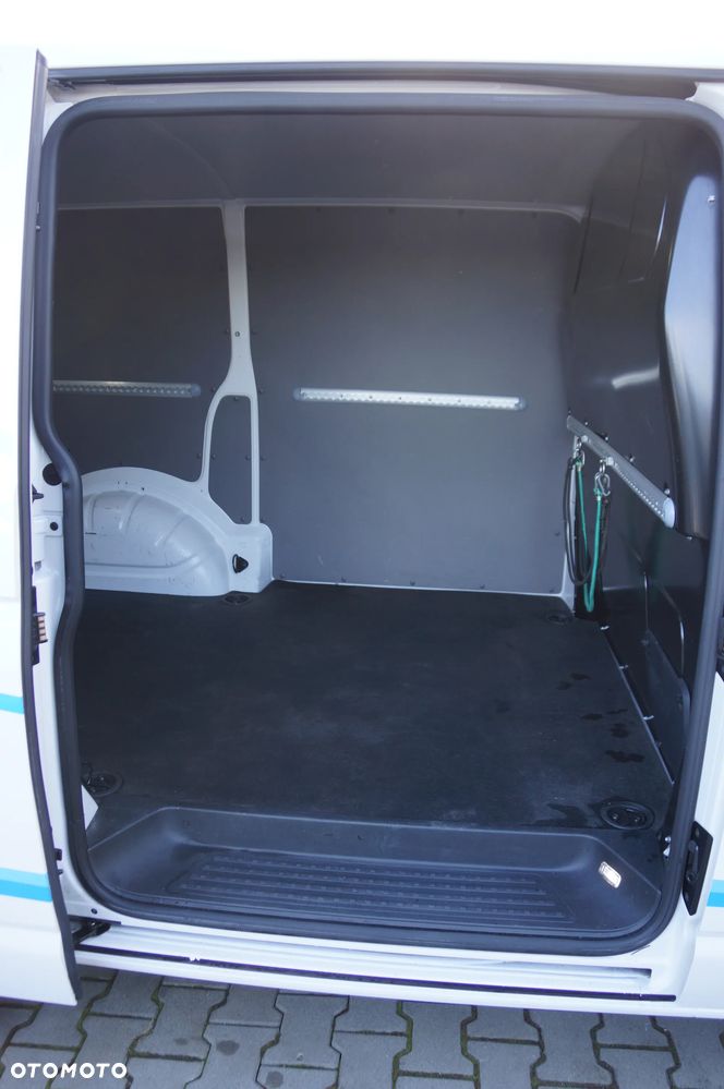 Volkswagen Transporter - 27