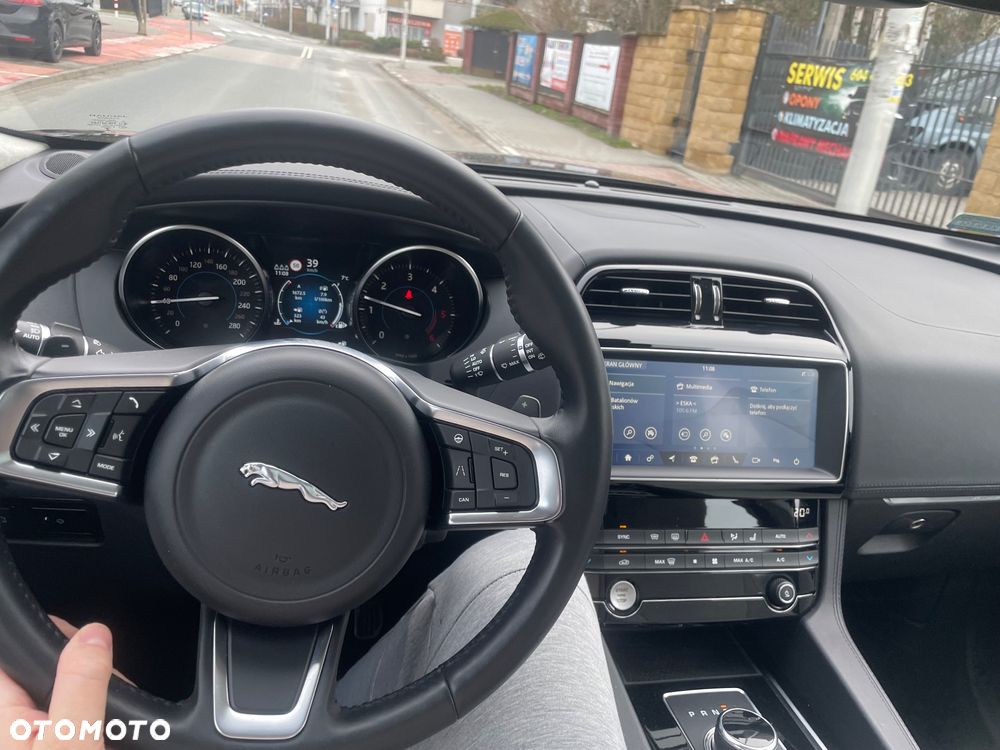 Jaguar F-Pace 2.0 i4D AWD Prestige - 6