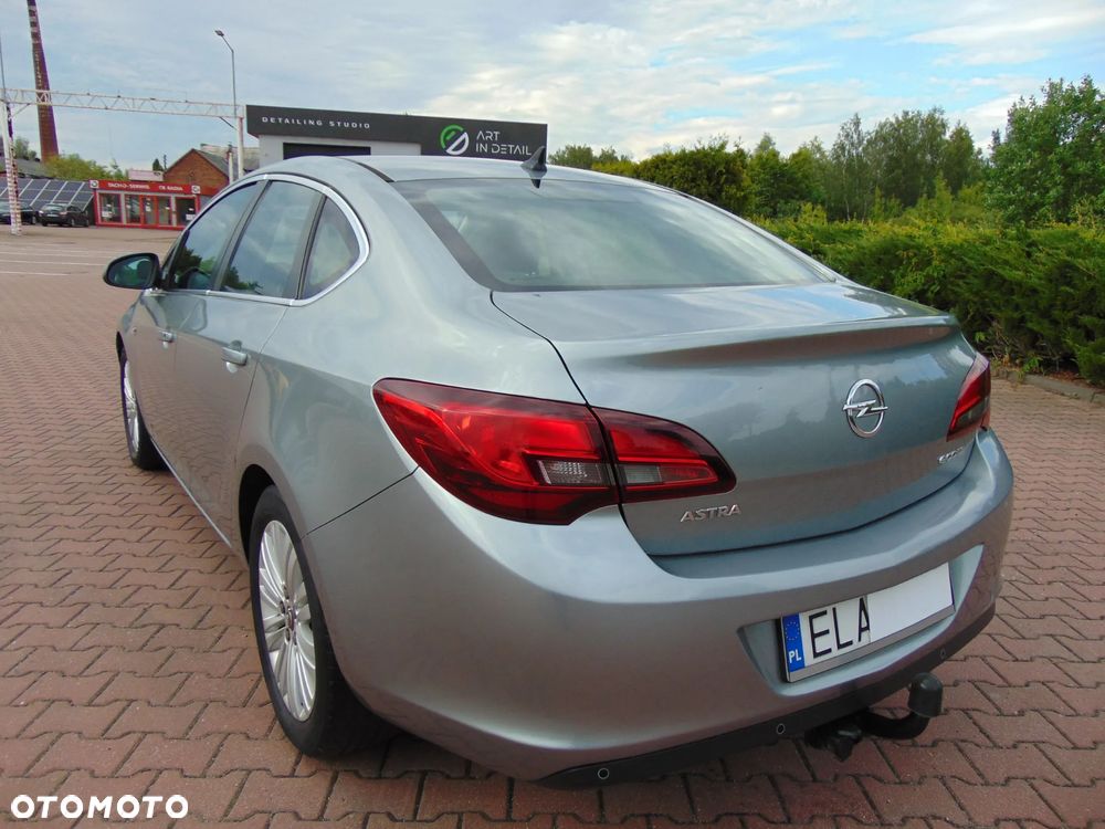 Opel Astra 1.7 CDTI DPF Exklusiv - 12