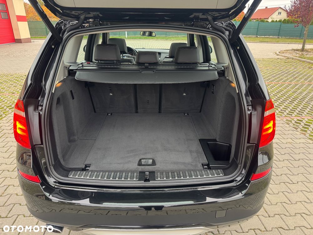 BMW X3 sDrive18d xLine - 36