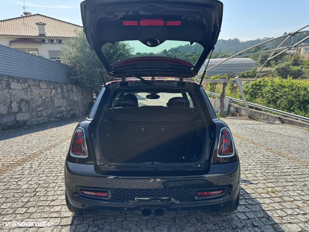 MINI 3 Portas John Cooper Works - 17