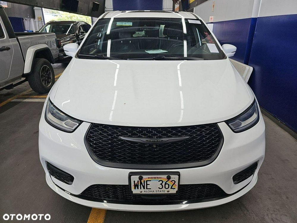 Chrysler Pacifica - 3