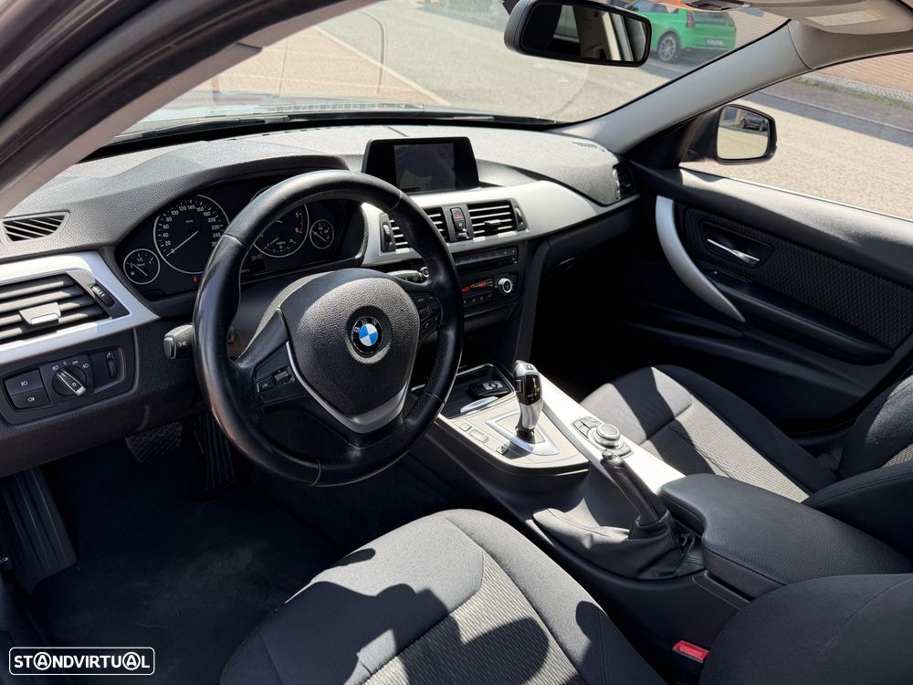 BMW 320 d Auto Line Luxury - 21