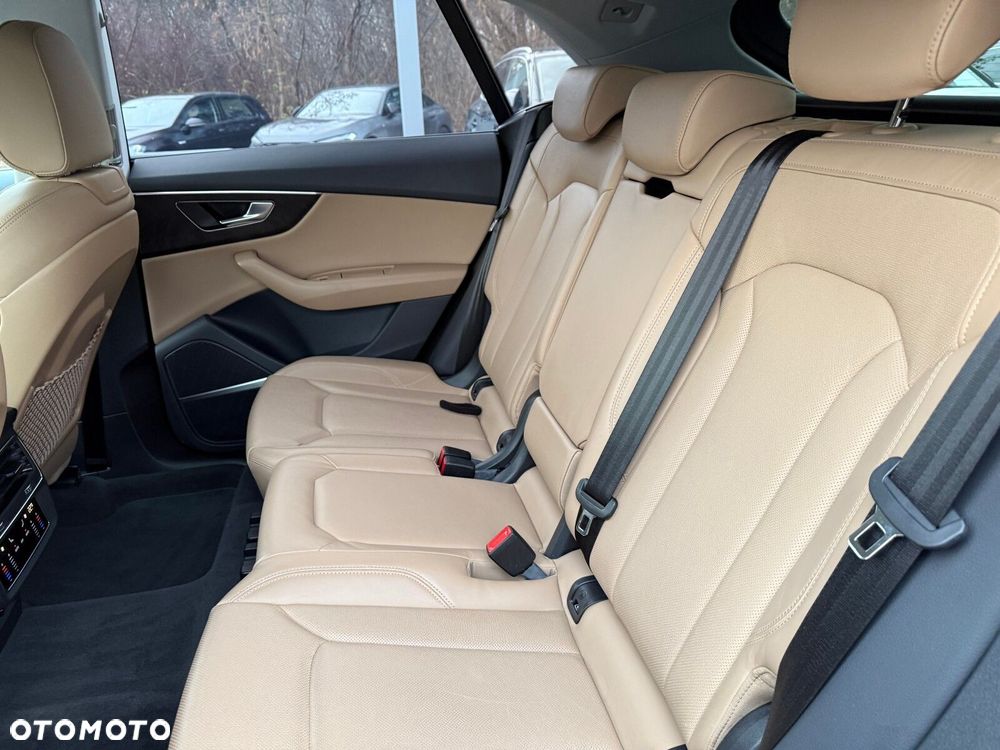 Audi Q8 - 16