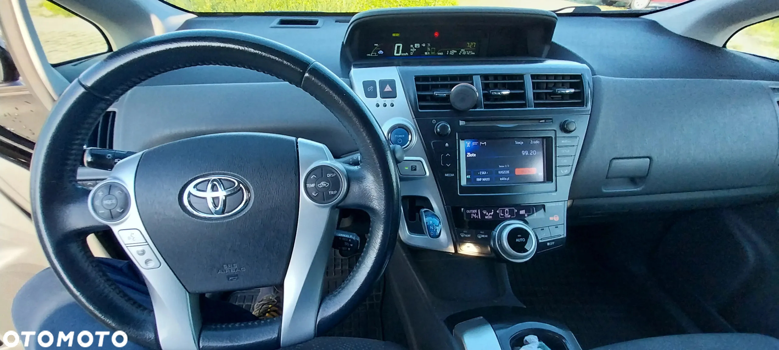 Toyota Prius+ (Hybrid) - 11